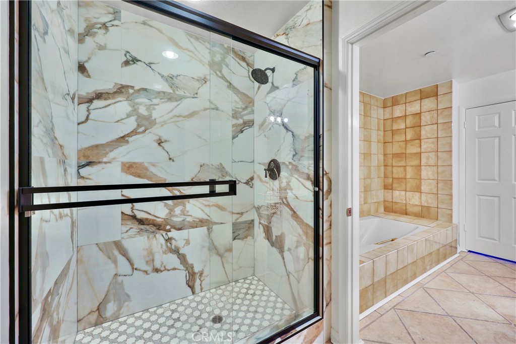 324 N Palm 407