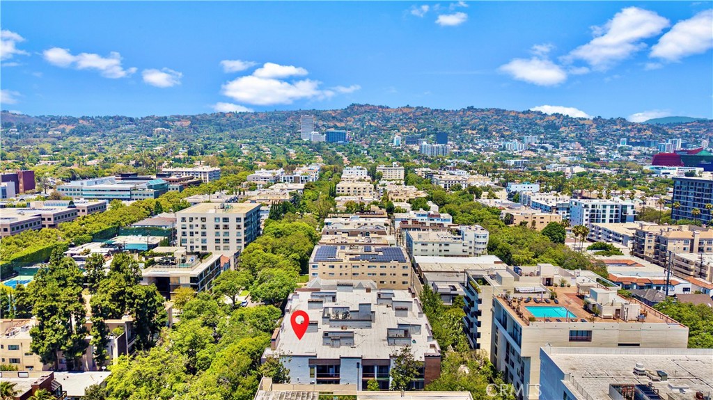 324 N Palm 407