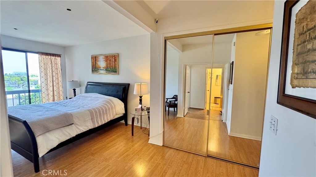324 N Palm 407