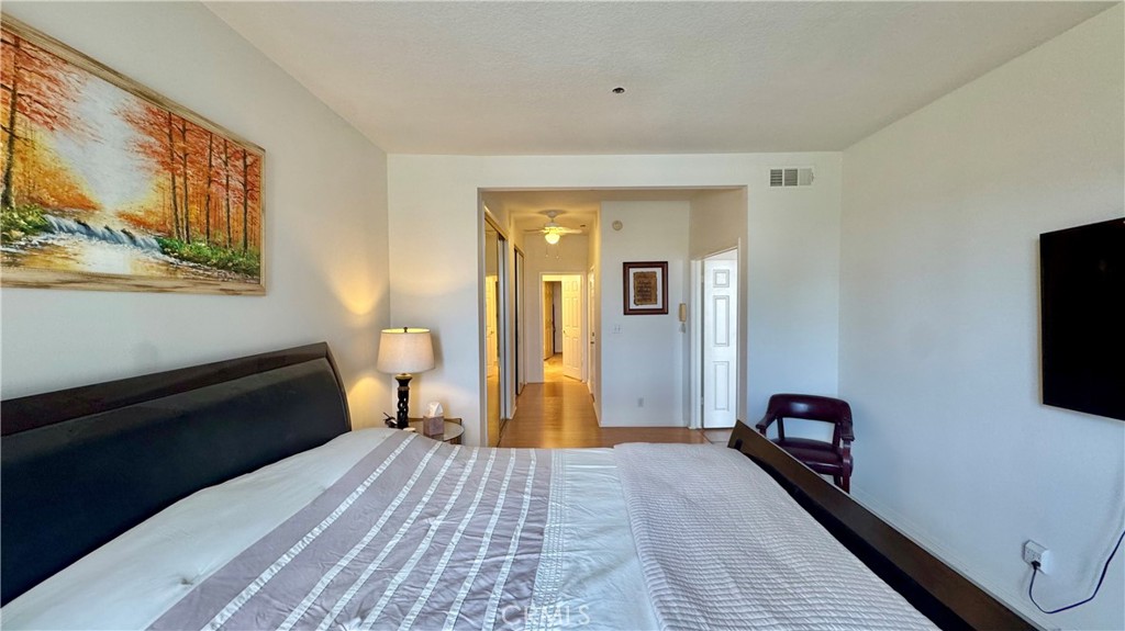 324 N Palm 407