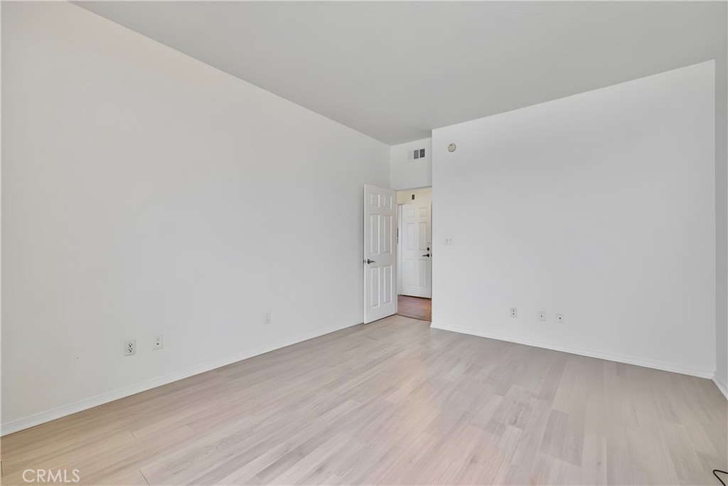 324 N Palm 407