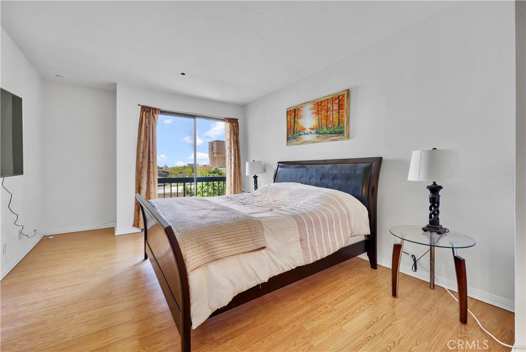 324 N Palm 407