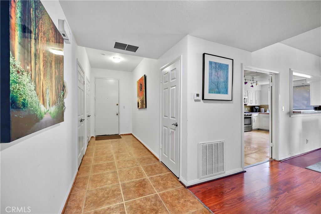 324 N Palm 407