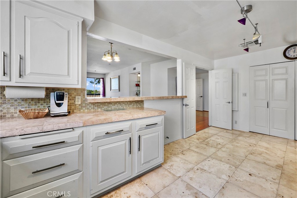 324 N Palm 407