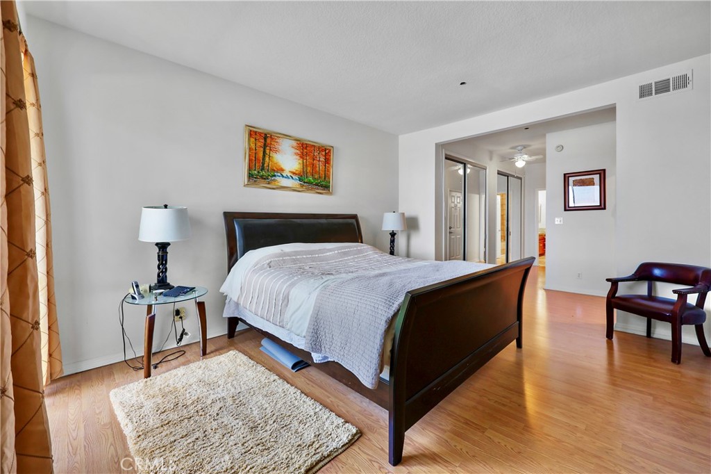 324 N Palm 407