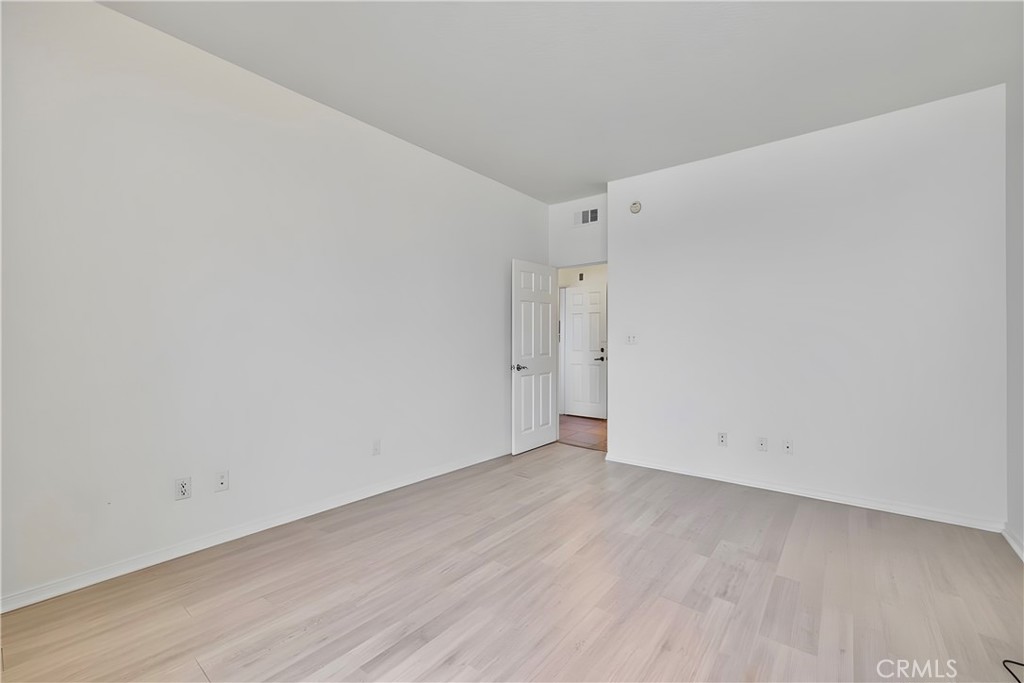 324 N Palm 407