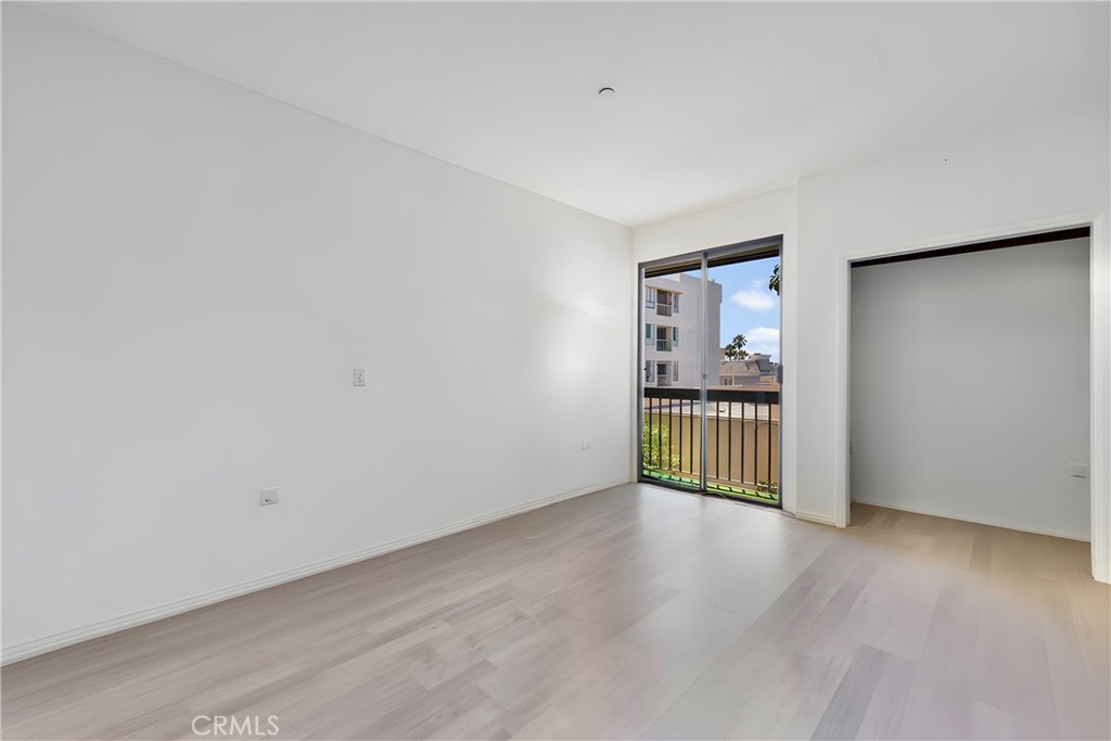 324 N Palm 407