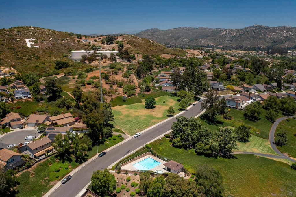 2217 Amber Ln