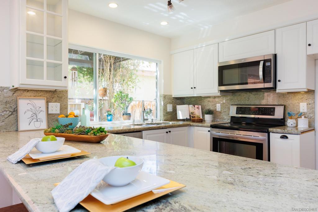 2217 Amber Ln