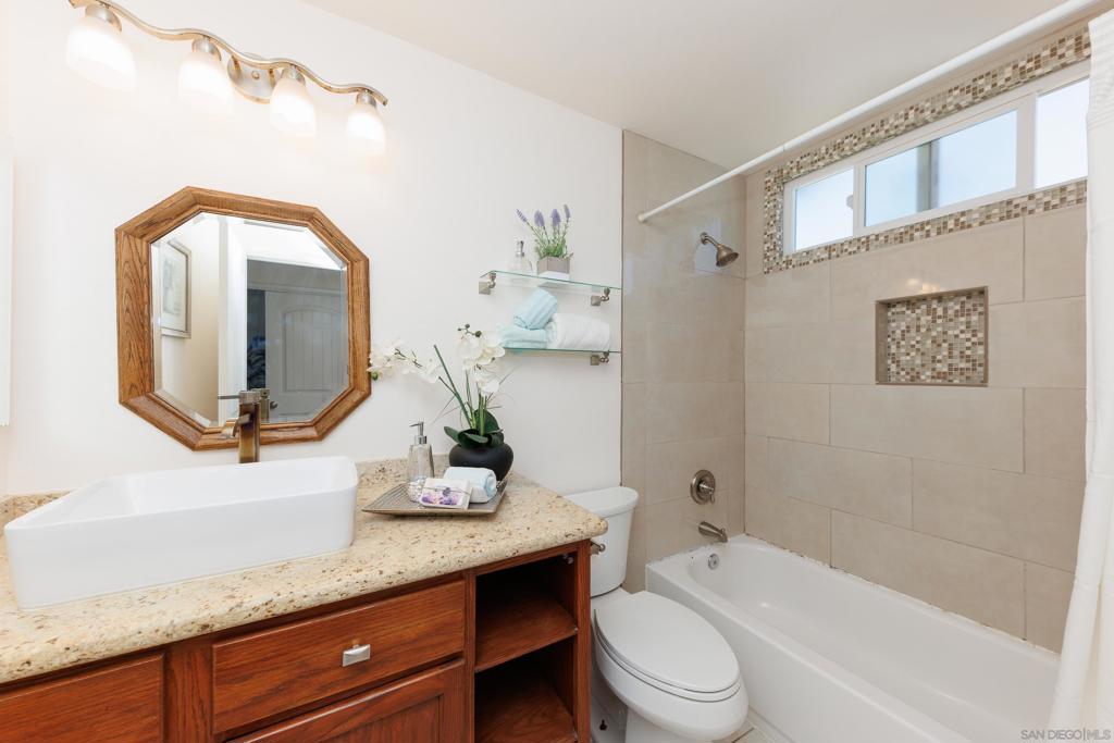2217 Amber Ln