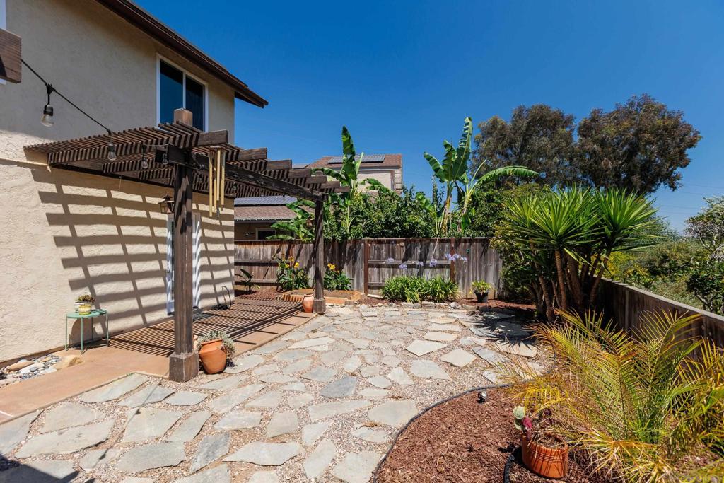 2217 Amber Ln