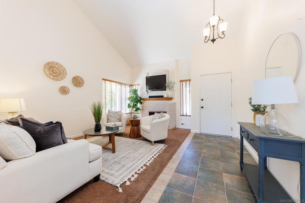 2217 Amber Ln