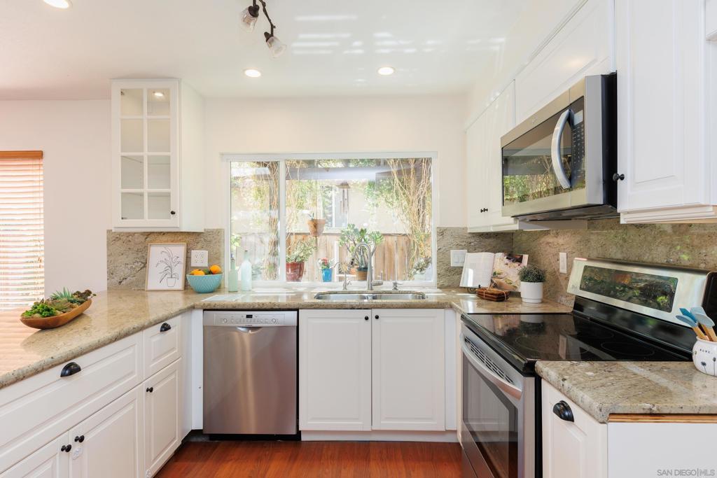 2217 Amber Ln