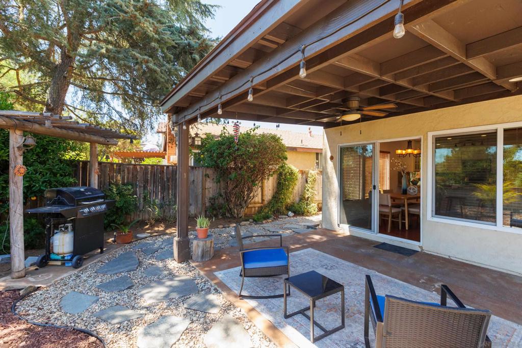 2217 Amber Ln
