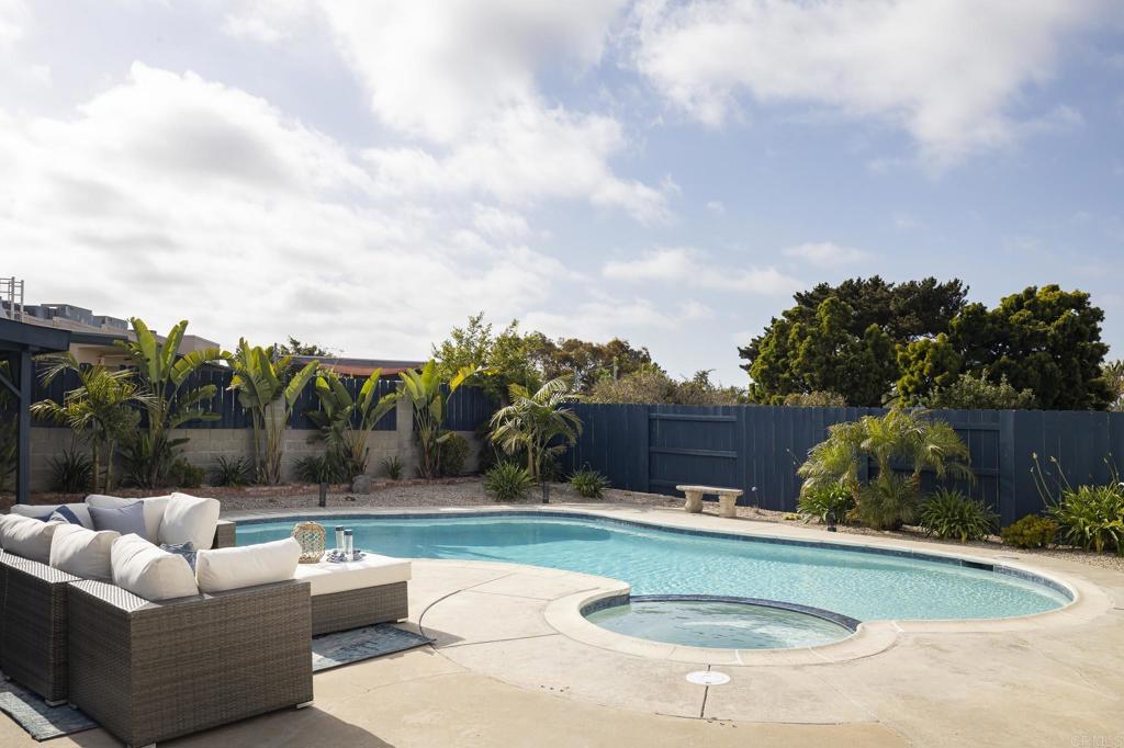 6424 Edmonton Avenue