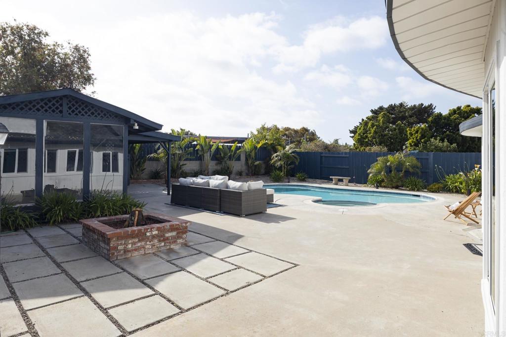 6424 Edmonton Avenue