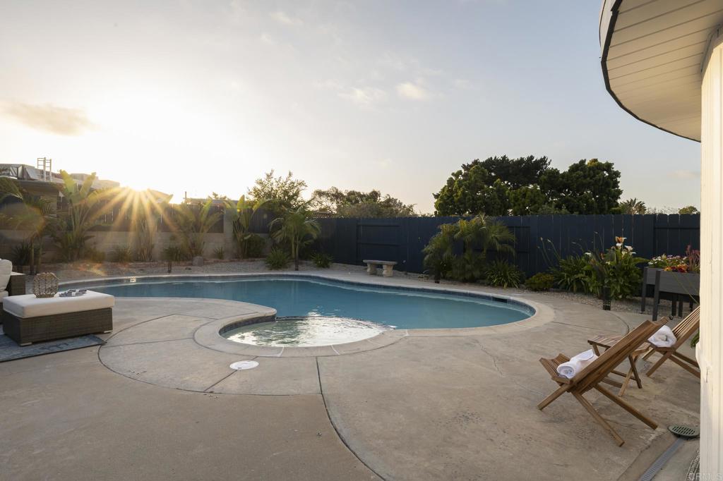 6424 Edmonton Avenue