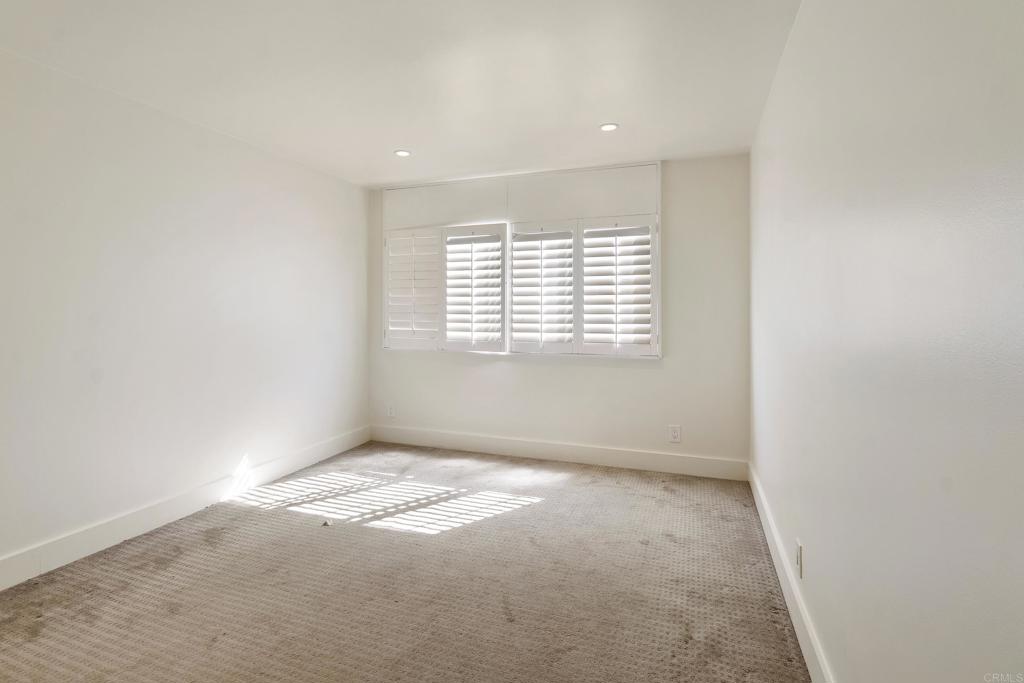 321 N Oakhurst Drive 302