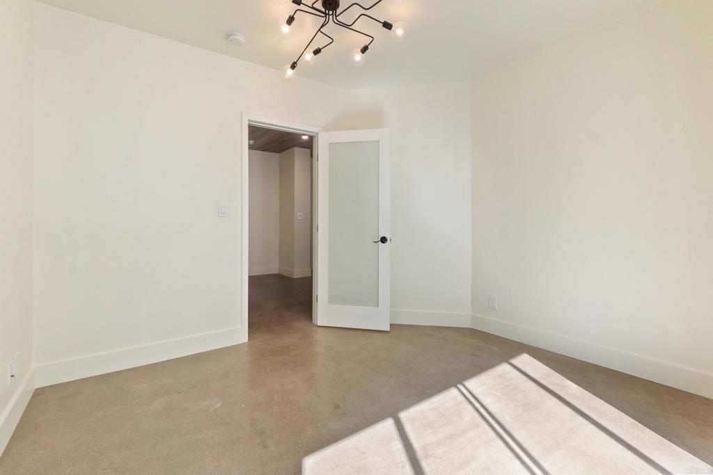 321 N Oakhurst Drive 302