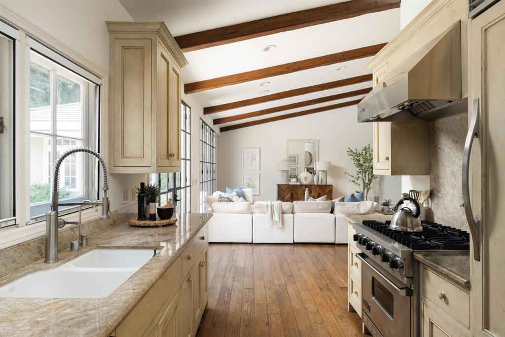 8031 La Jolla Shores Drive