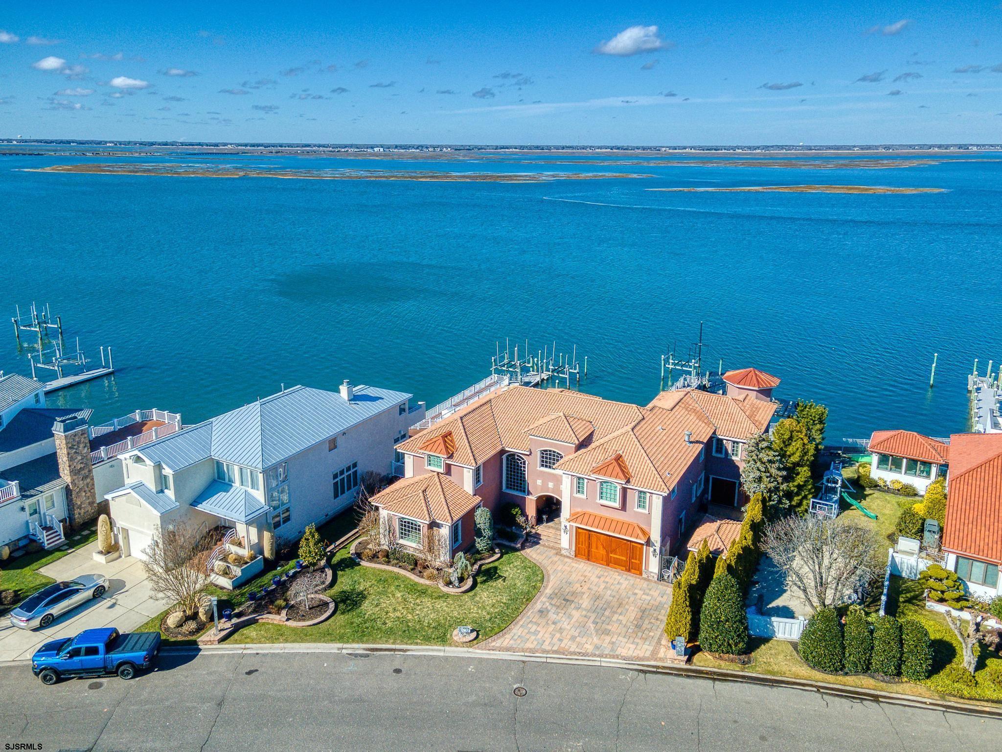 7515 Bayshore Dr