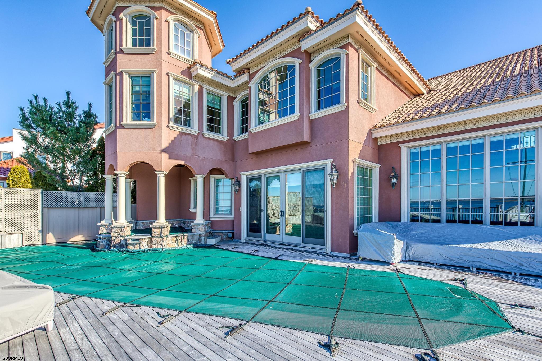 7515 Bayshore Dr