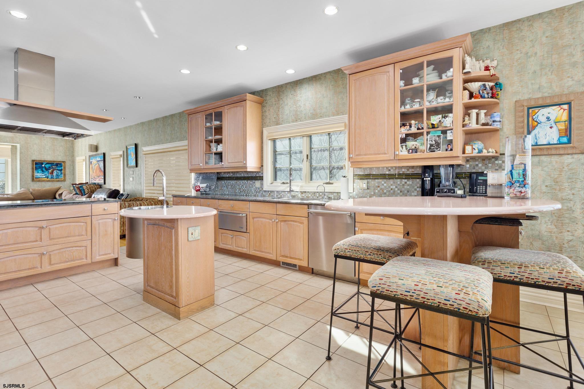 7515 Bayshore Dr