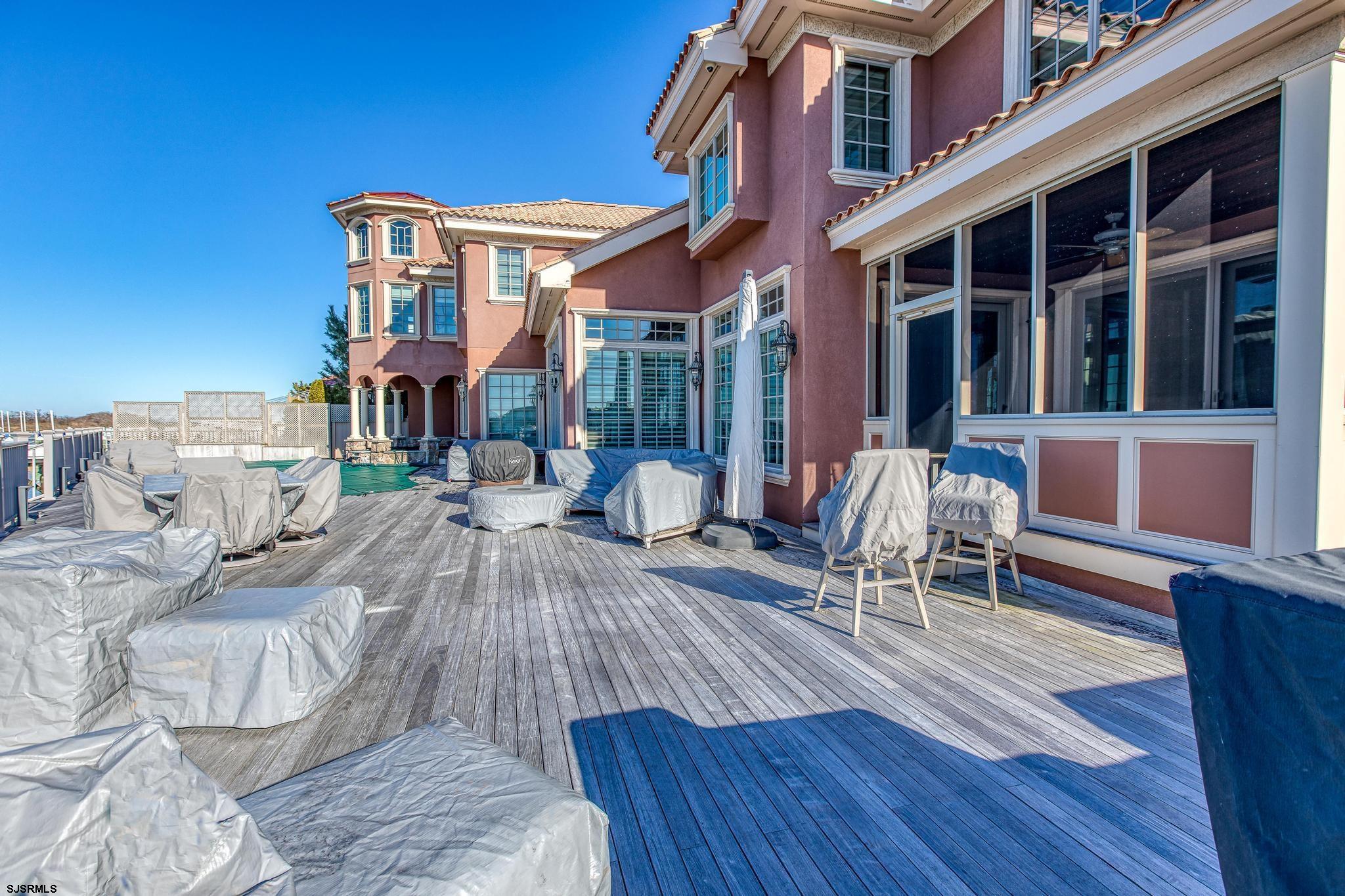 7515 Bayshore Dr