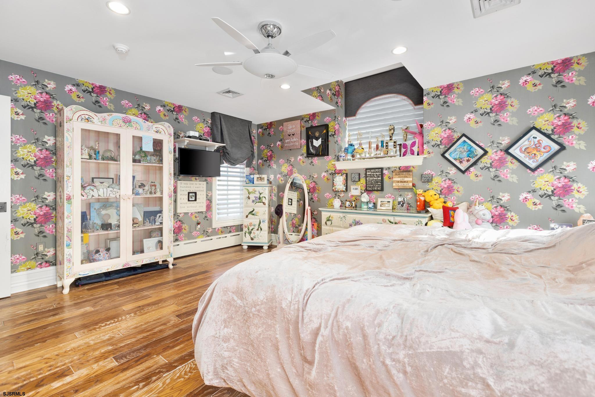 7515 Bayshore Dr