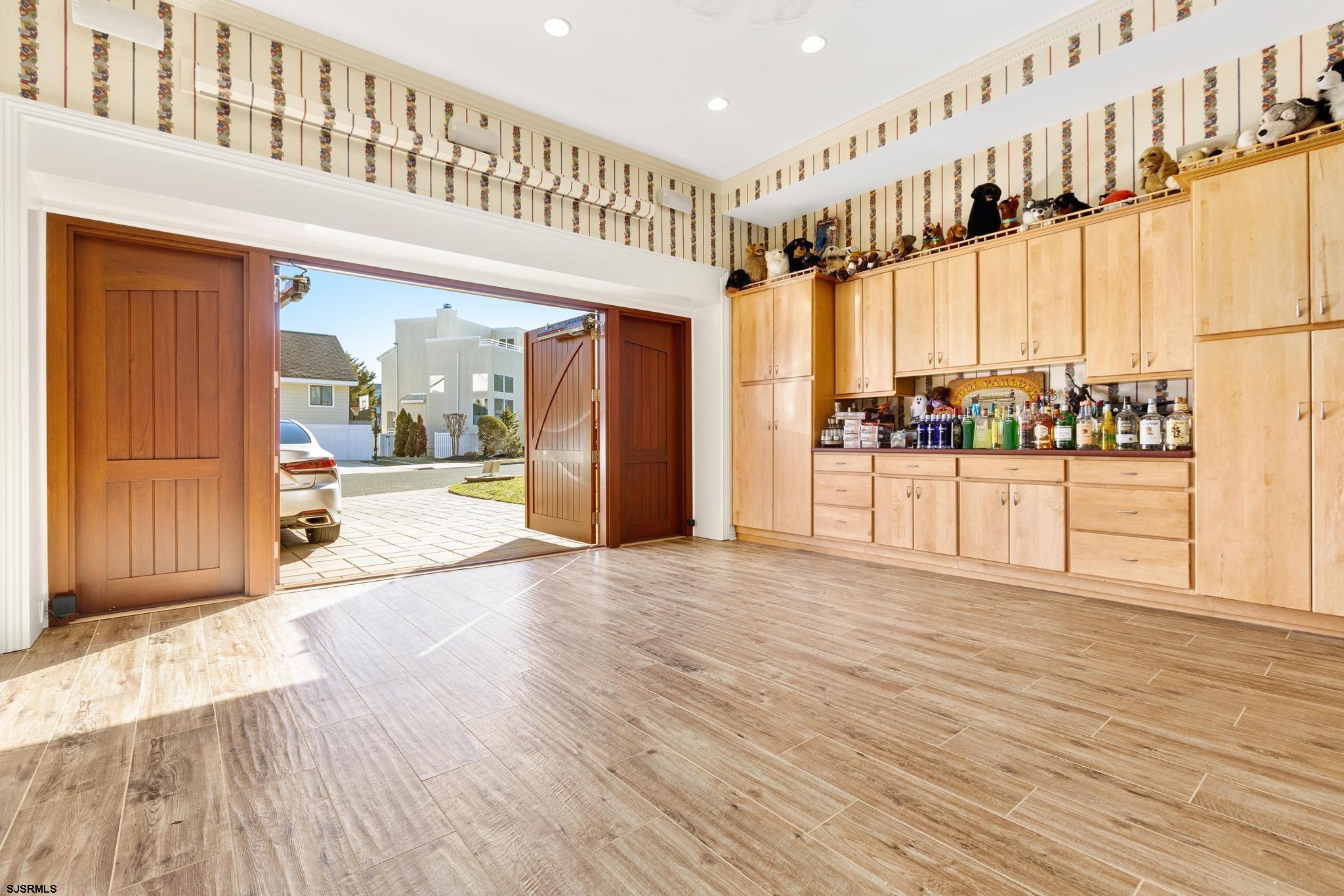 7515 Bayshore Dr