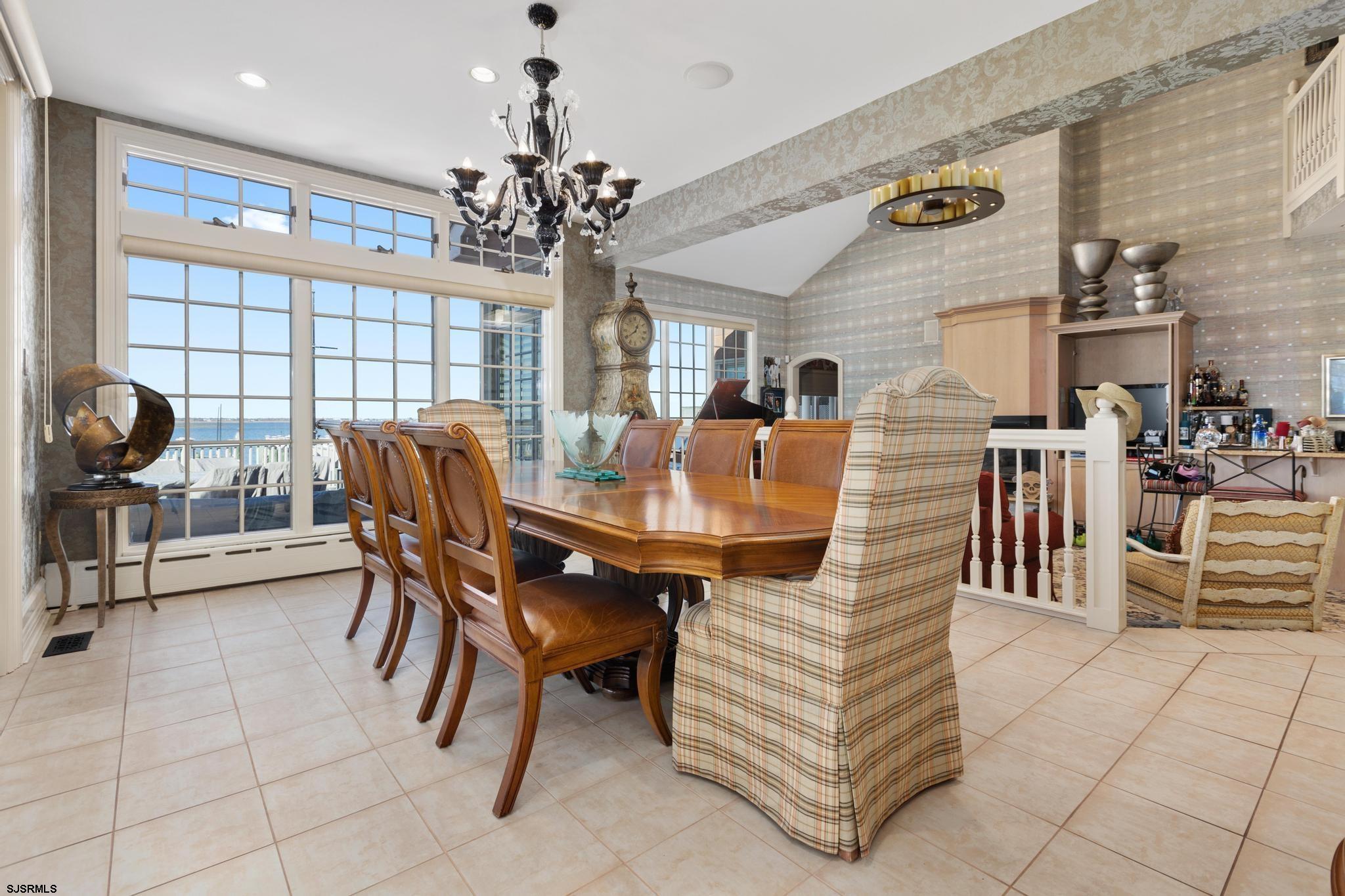 7515 Bayshore Dr