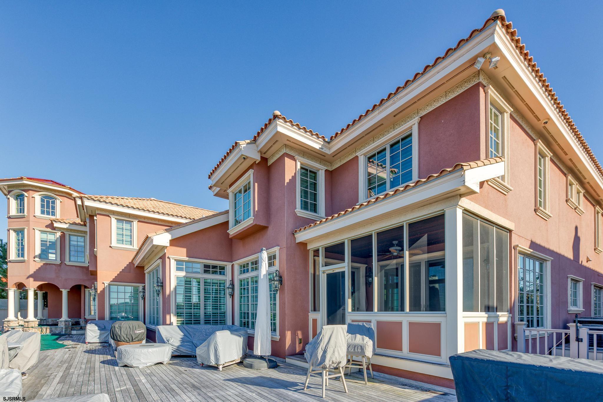 7515 Bayshore Dr