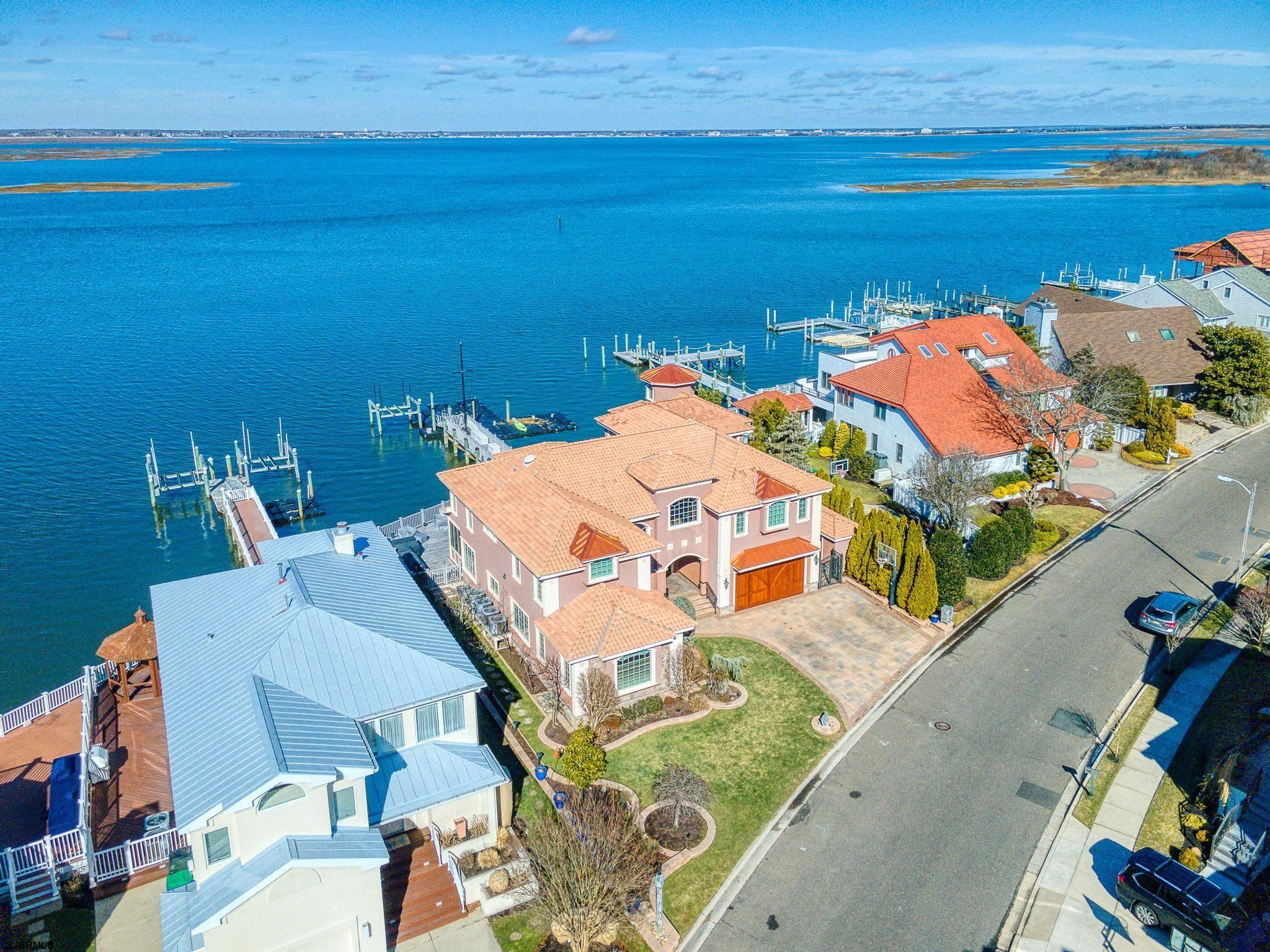 7515 Bayshore Dr