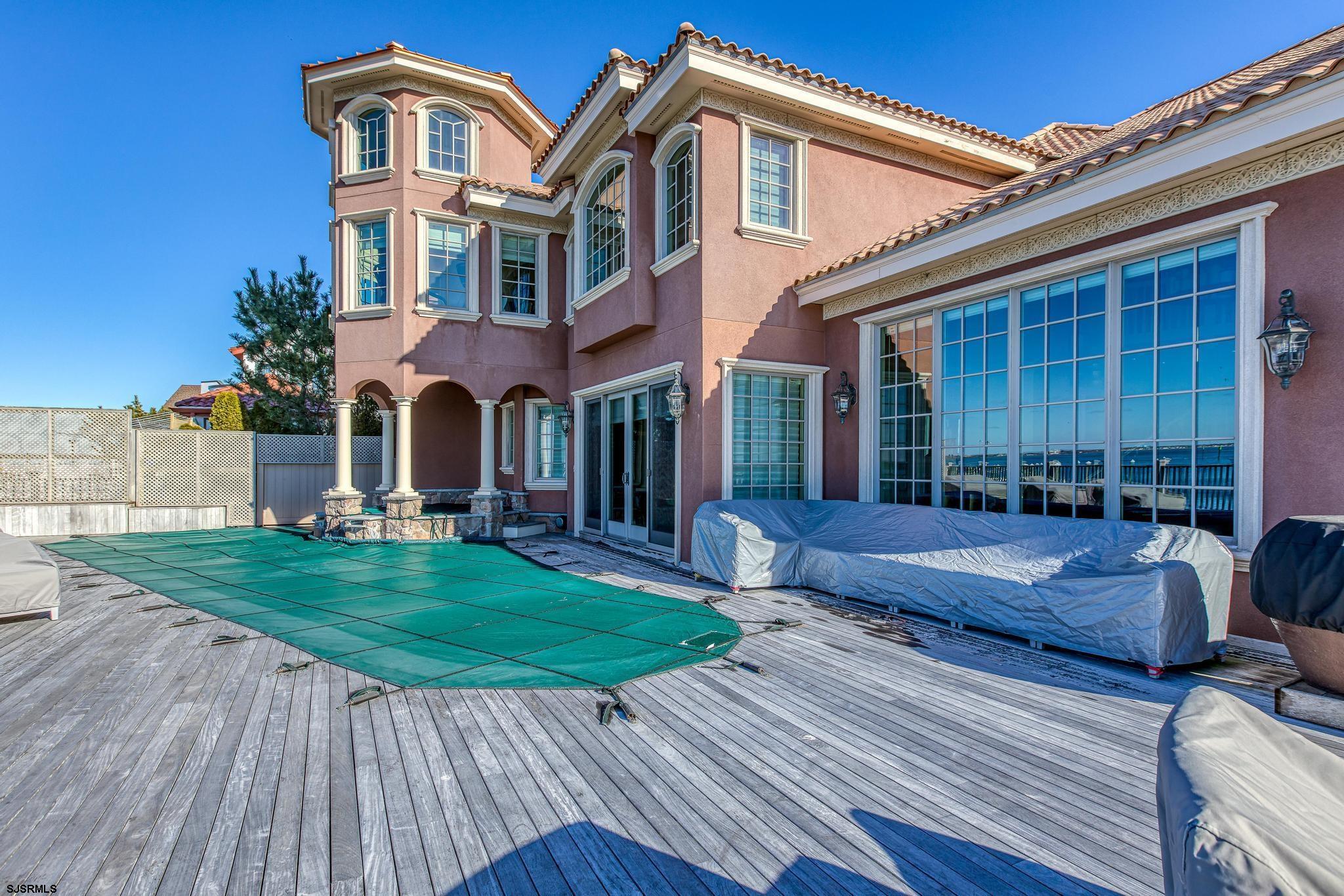 7515 Bayshore Dr