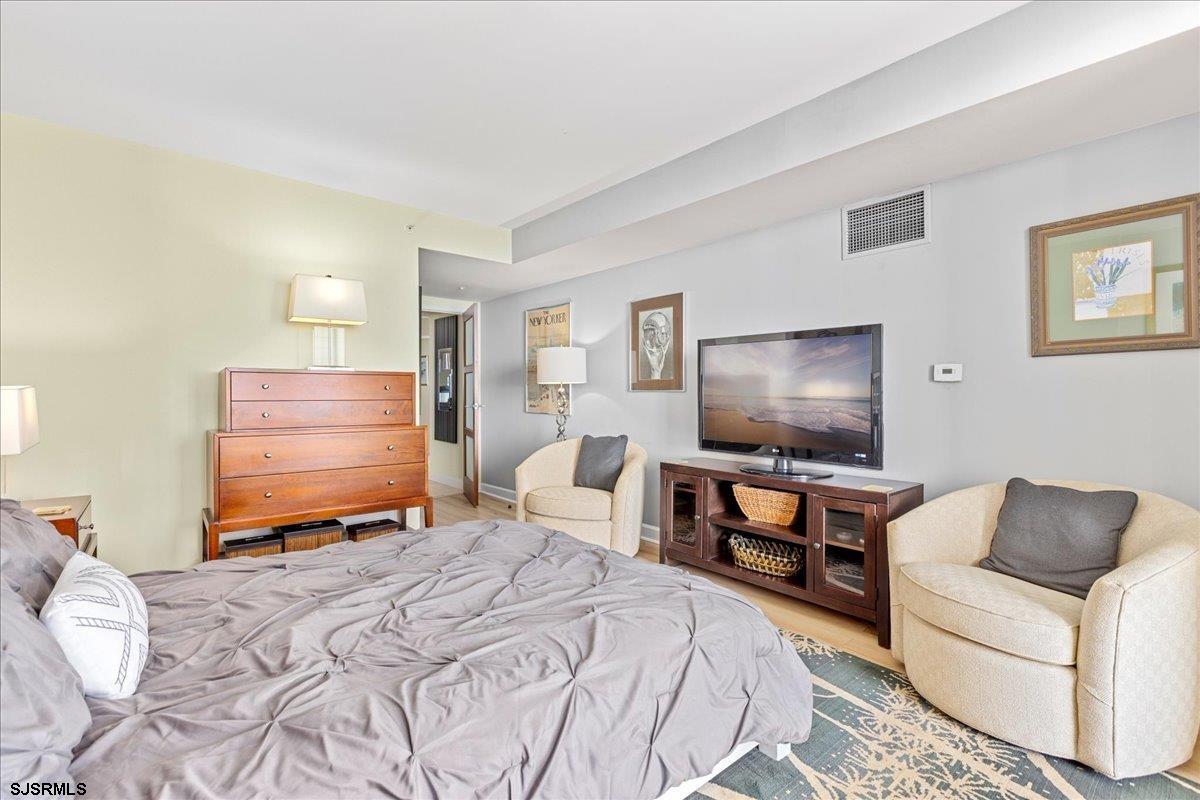 526 Pacific Ave Unit: 2501