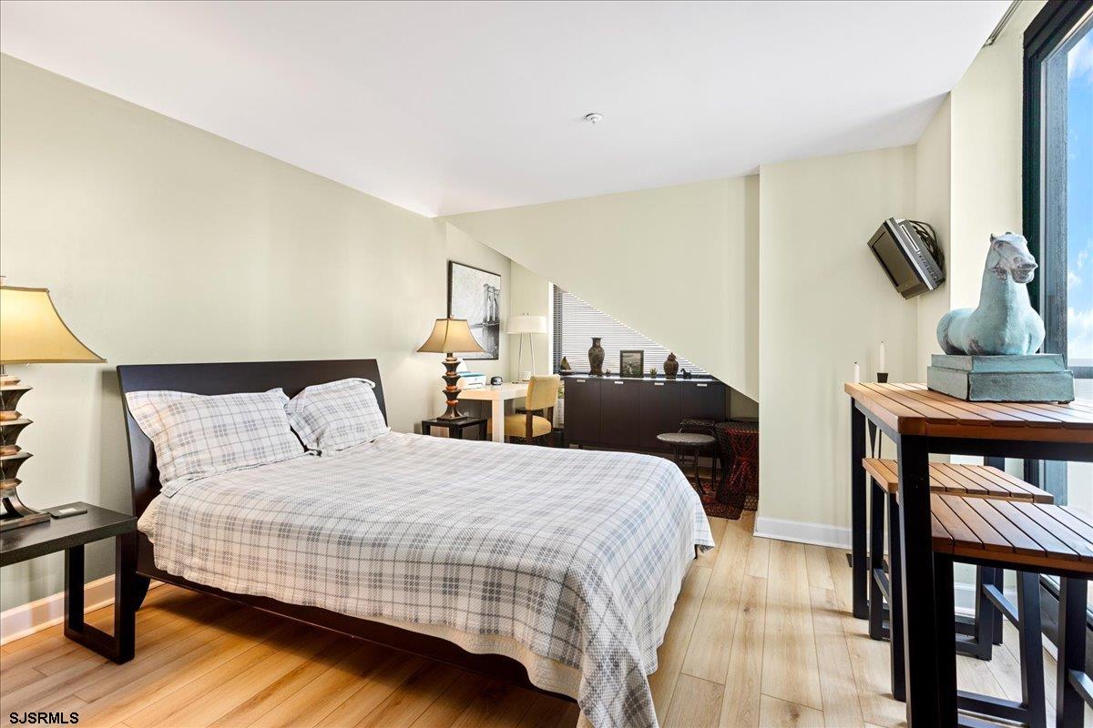 526 Pacific Ave Unit: 2501