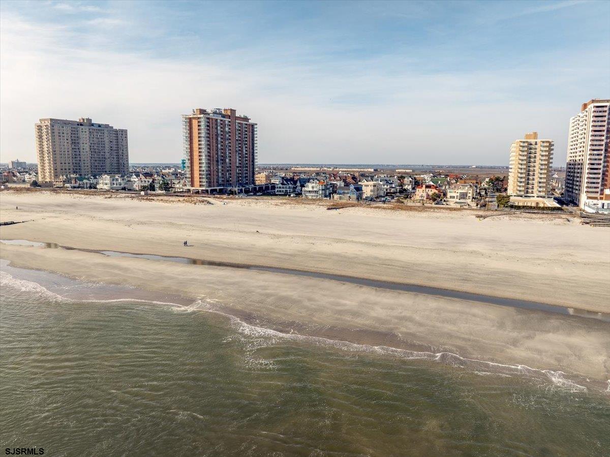 4800 Boardwalk Unit: 1110