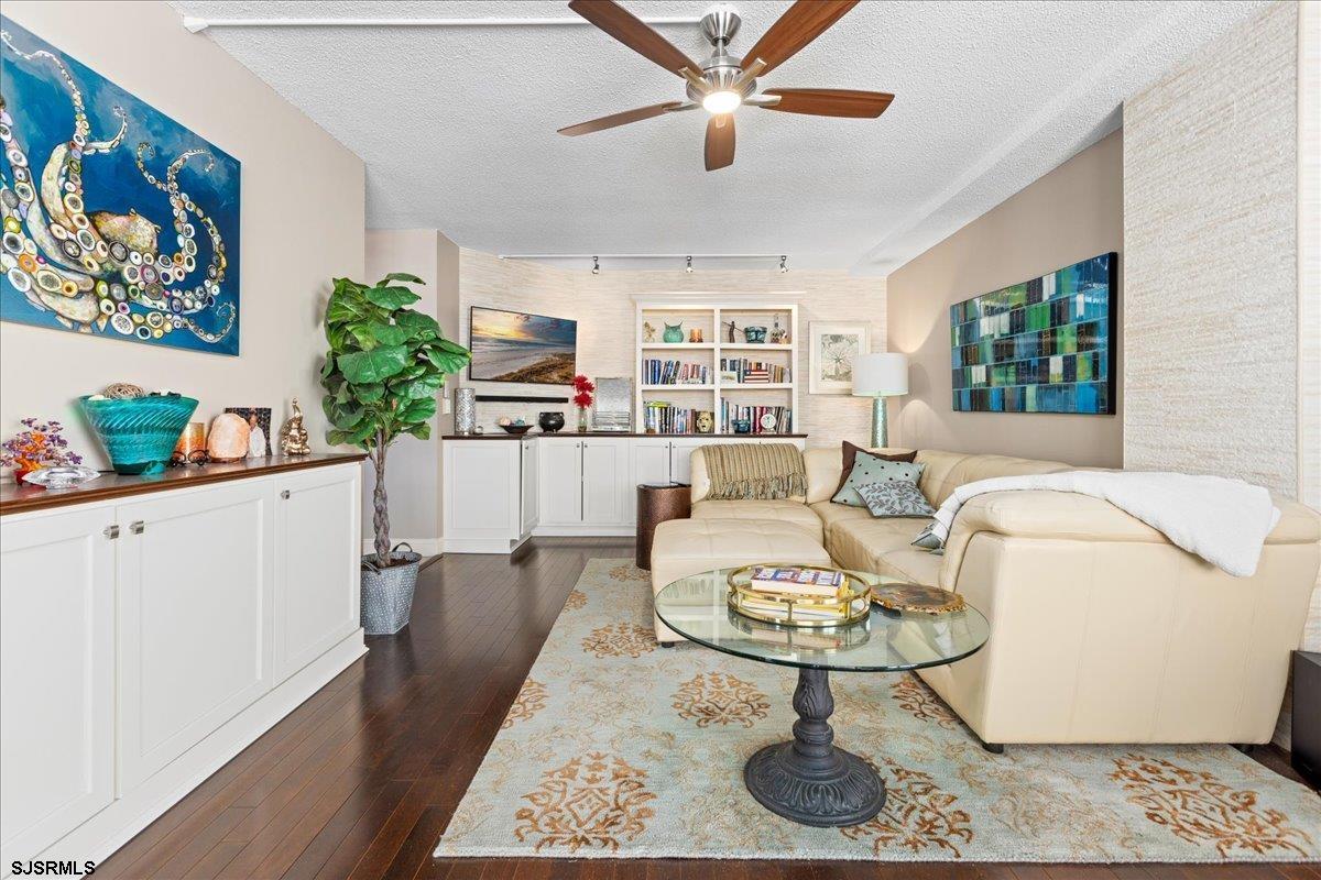 4800 Boardwalk Unit: 1110
