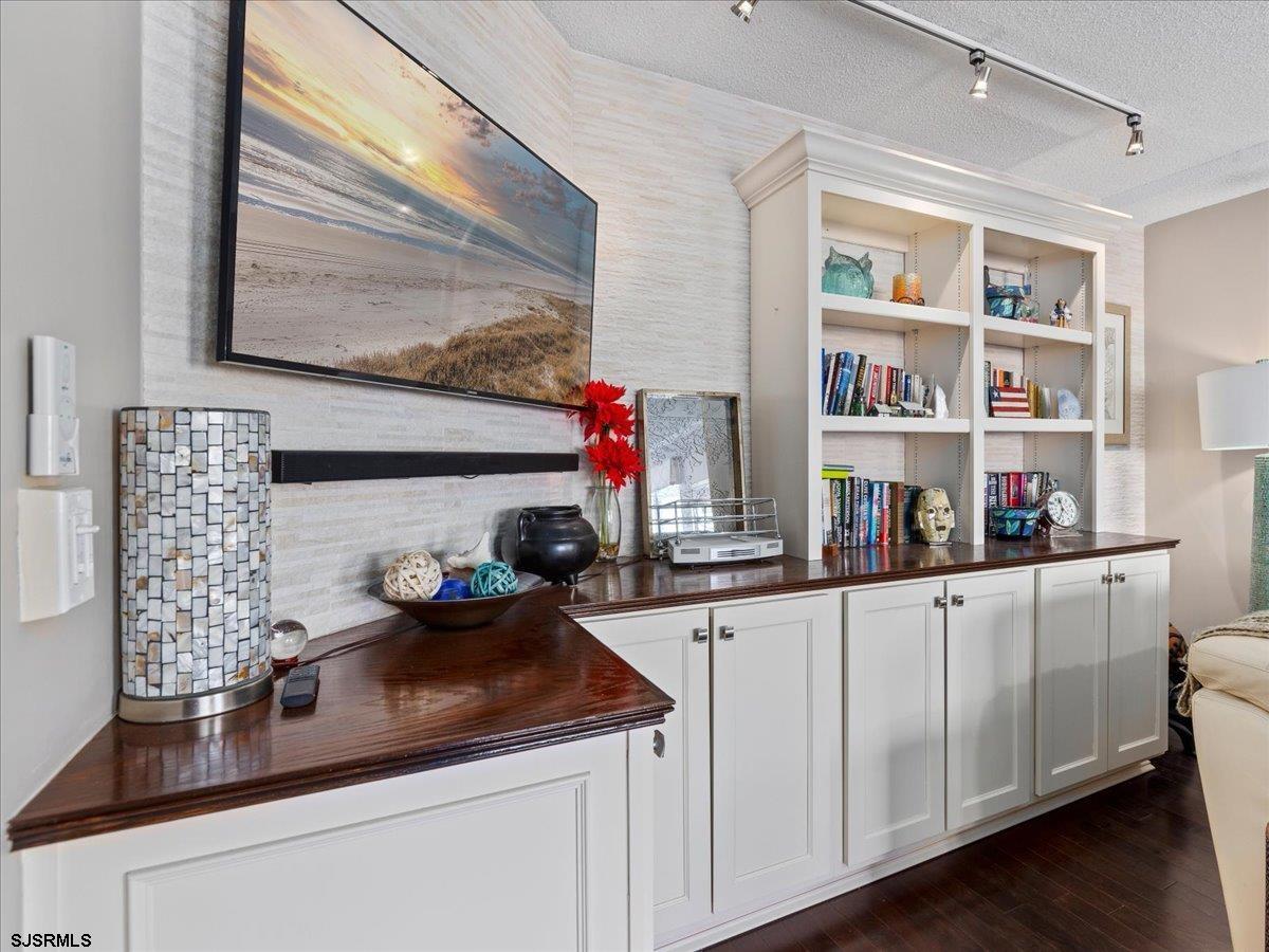 4800 Boardwalk Unit: 1110
