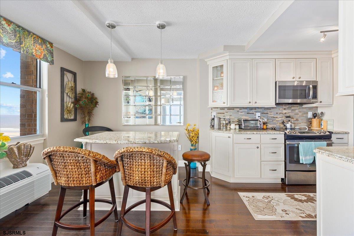 4800 Boardwalk Unit: 1110