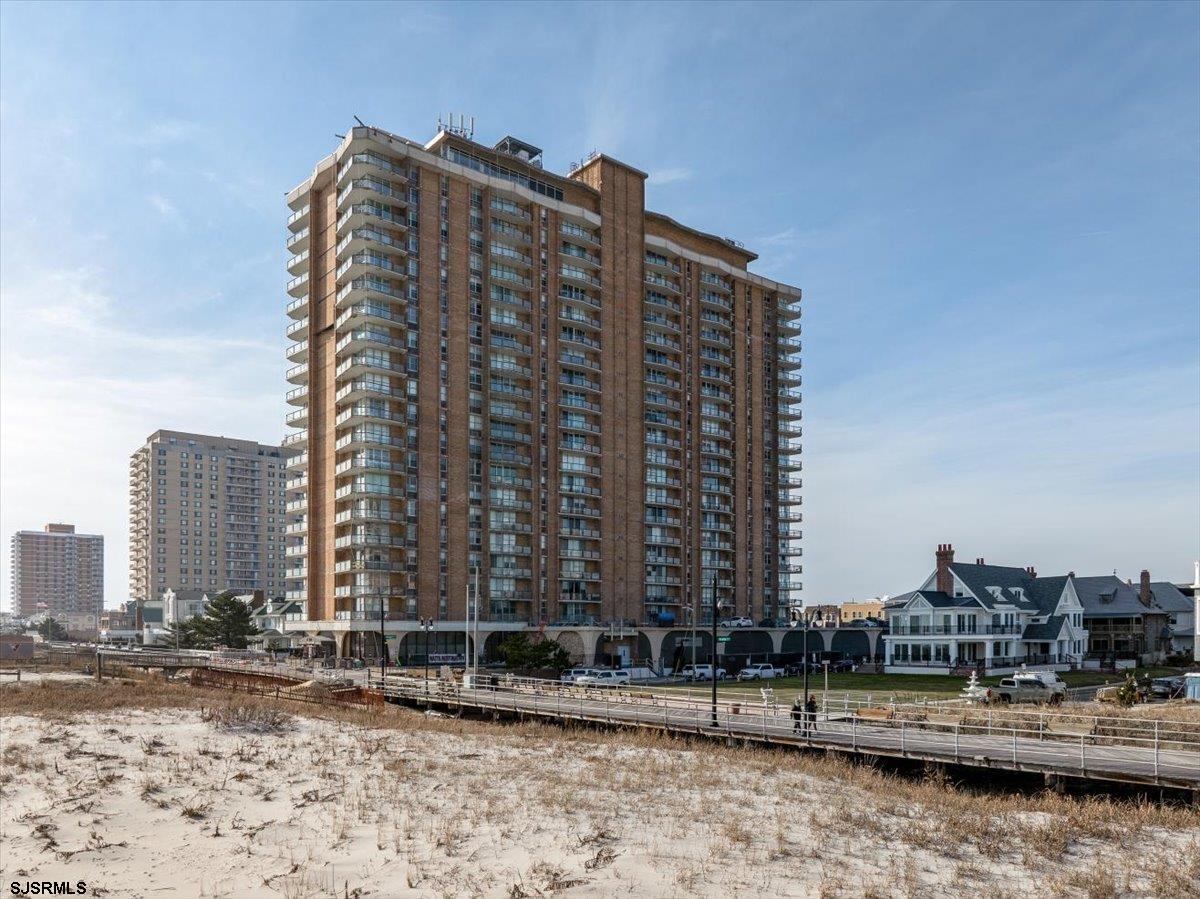 4800 Boardwalk Unit: 1110