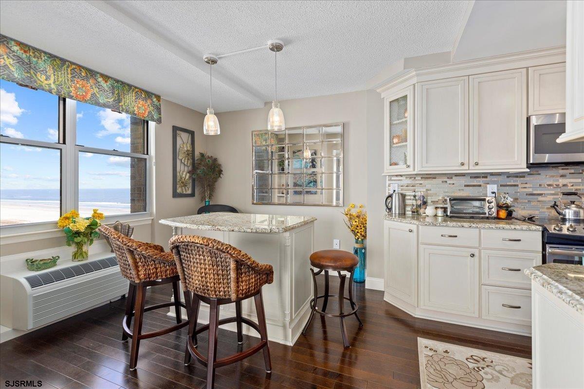 4800 Boardwalk Unit: 1110