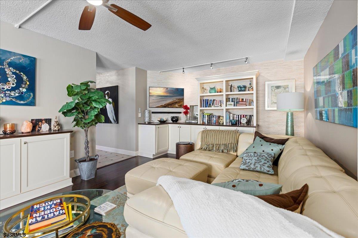 4800 Boardwalk Unit: 1110