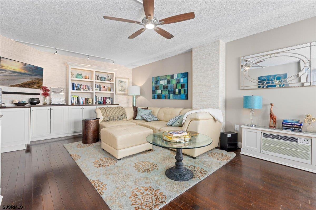 4800 Boardwalk Unit: 1110