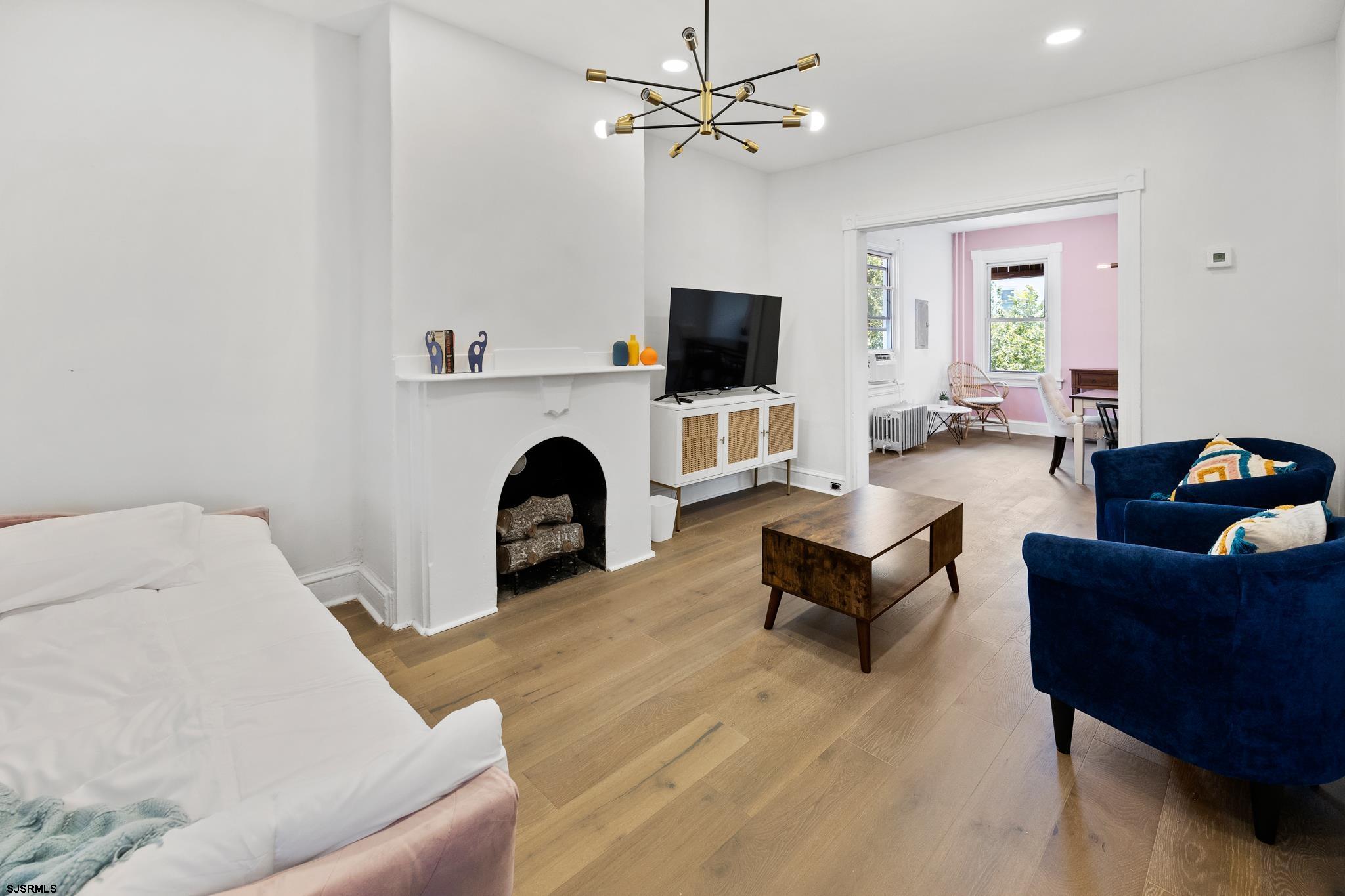 318 Beach Ave