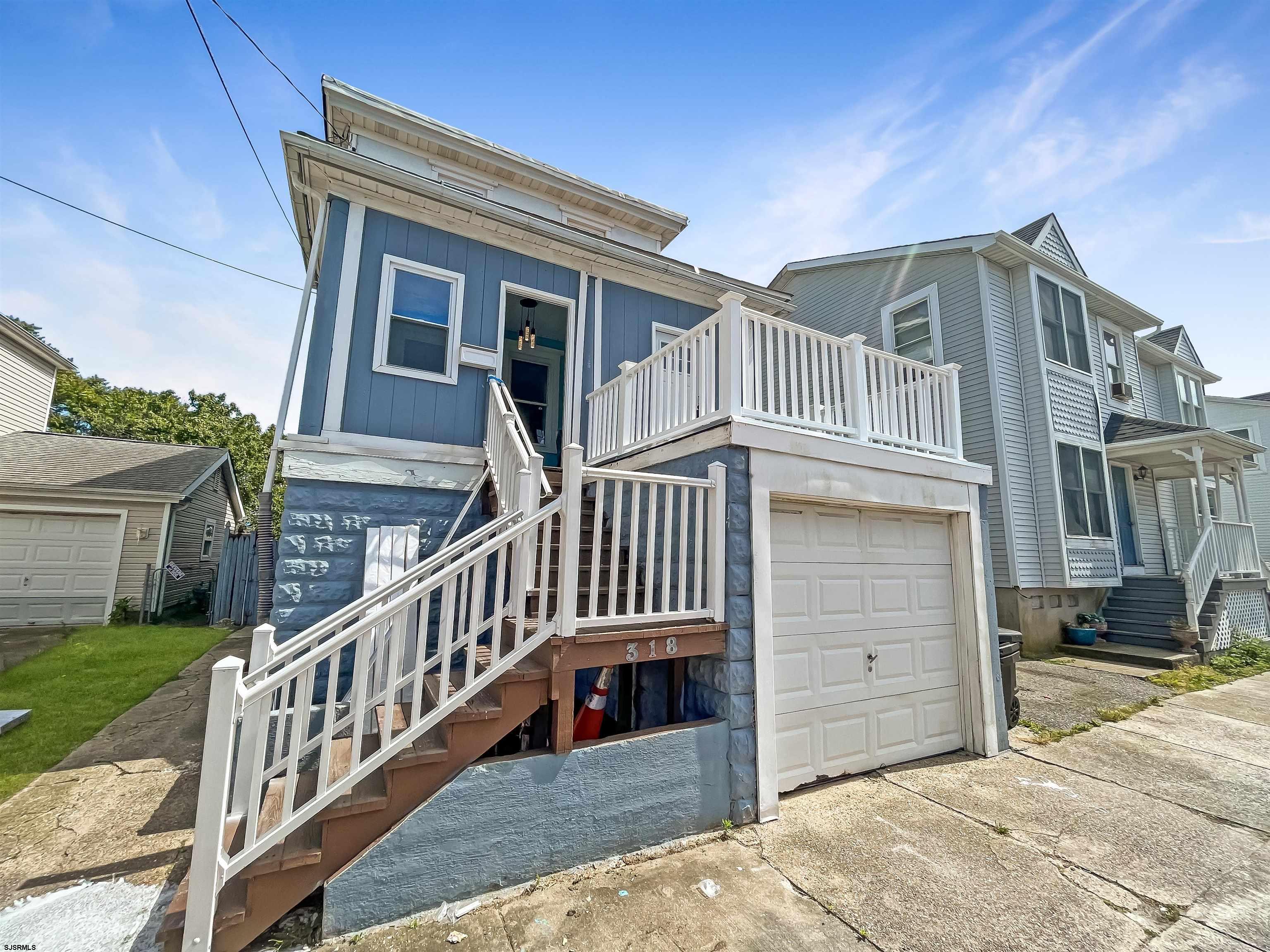 318 Beach Ave