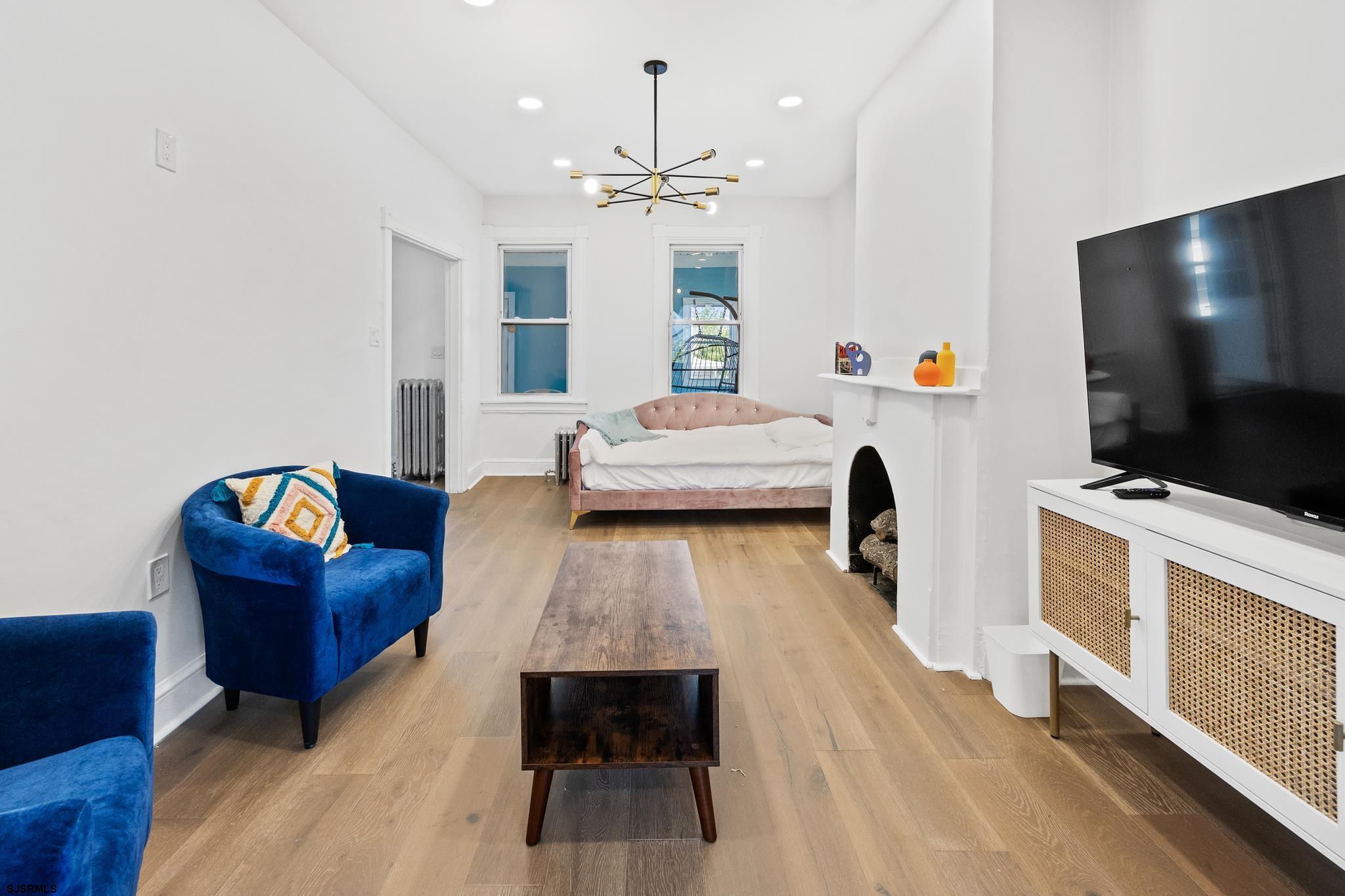318 Beach Ave