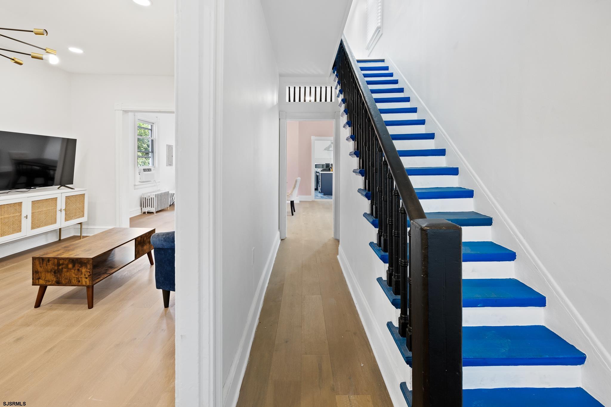 318 Beach Ave