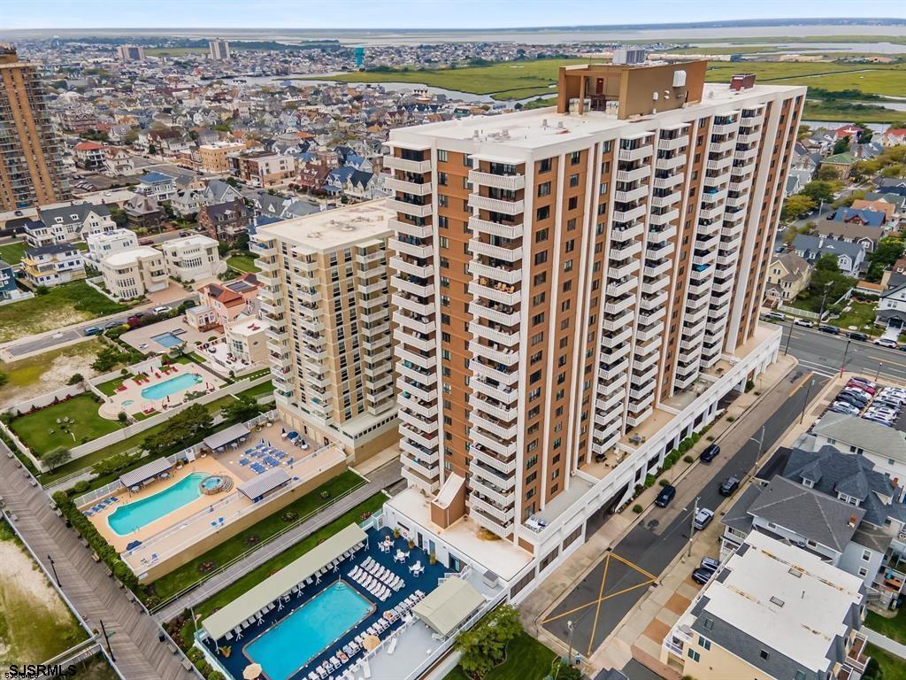 100 S Berkley Unit: 18N