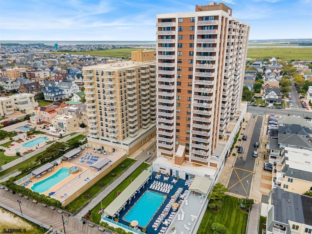 100 S Berkley Unit: 18N